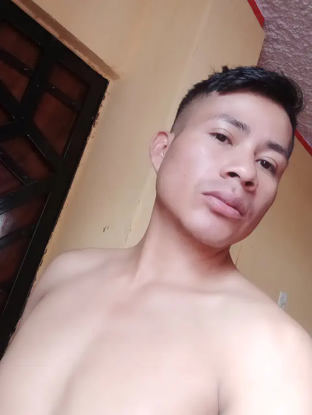 Tony, escort masculino en Quito — foto 1