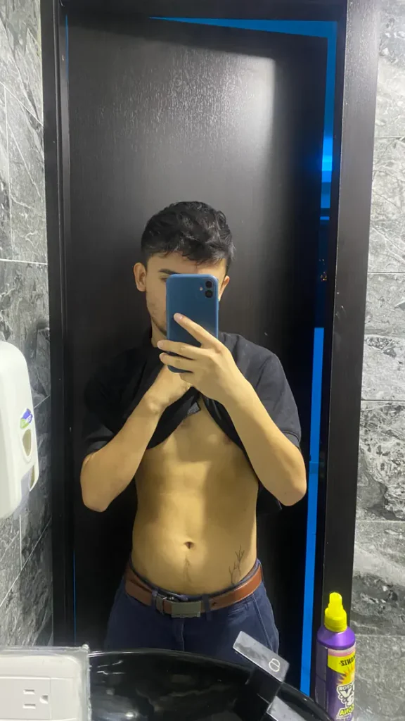 Julian, escort masculino en Quito — foto 1