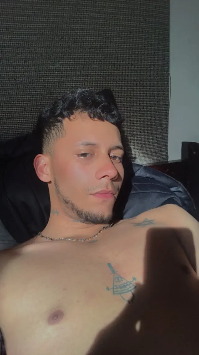Anthony, escort masculino en Quito — foto 1